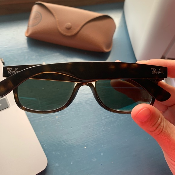 Ray-Ban new wayfarer polarized - Picture 3 of 6